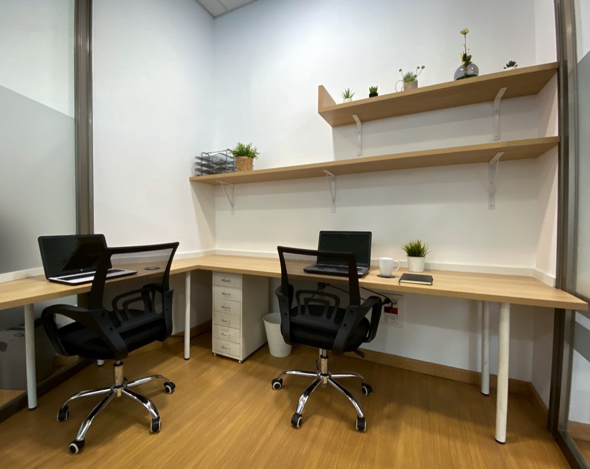 Oficina privada para dos personas en Coworking Oleiros
